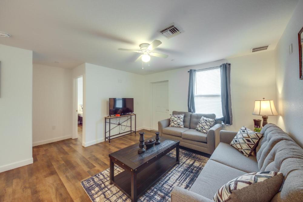 LaBelle Apartment, Close to Parks!